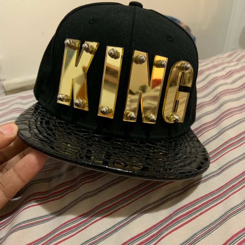 King KBethos Men Snap Back hat used